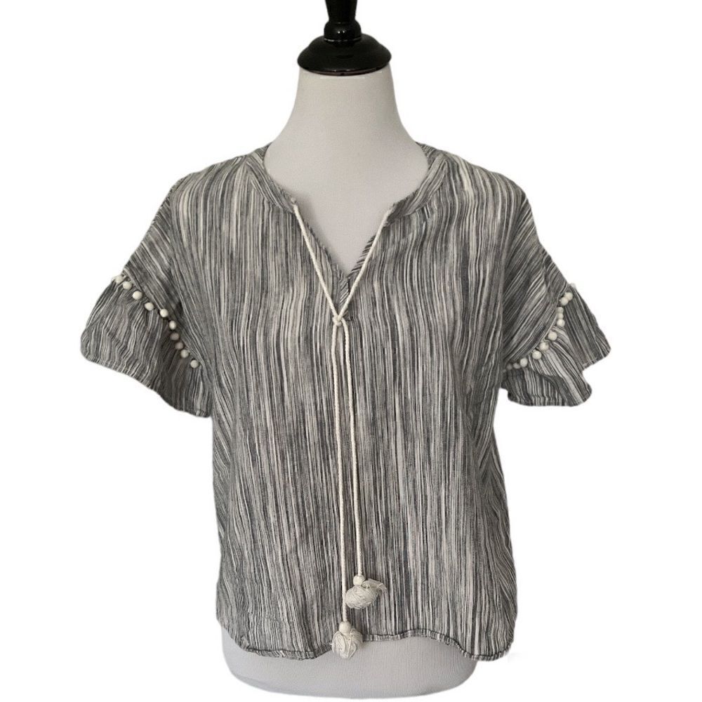 Francesca’s Blue Rain Grey Tassel Top size S